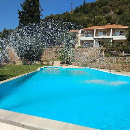 Hotel Theasis Paralia Sergoulas Dış mekan fotoğraf