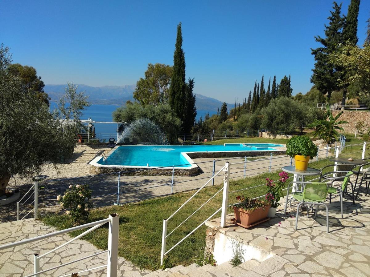 Hotel Theasis Paralia Sergoulas Dış mekan fotoğraf