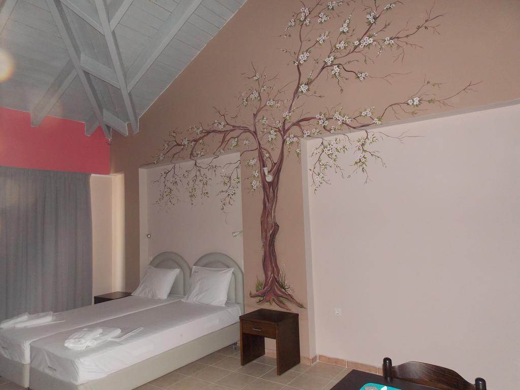 Hotel Theasis Paralia Sergoulas Oda fotoğraf